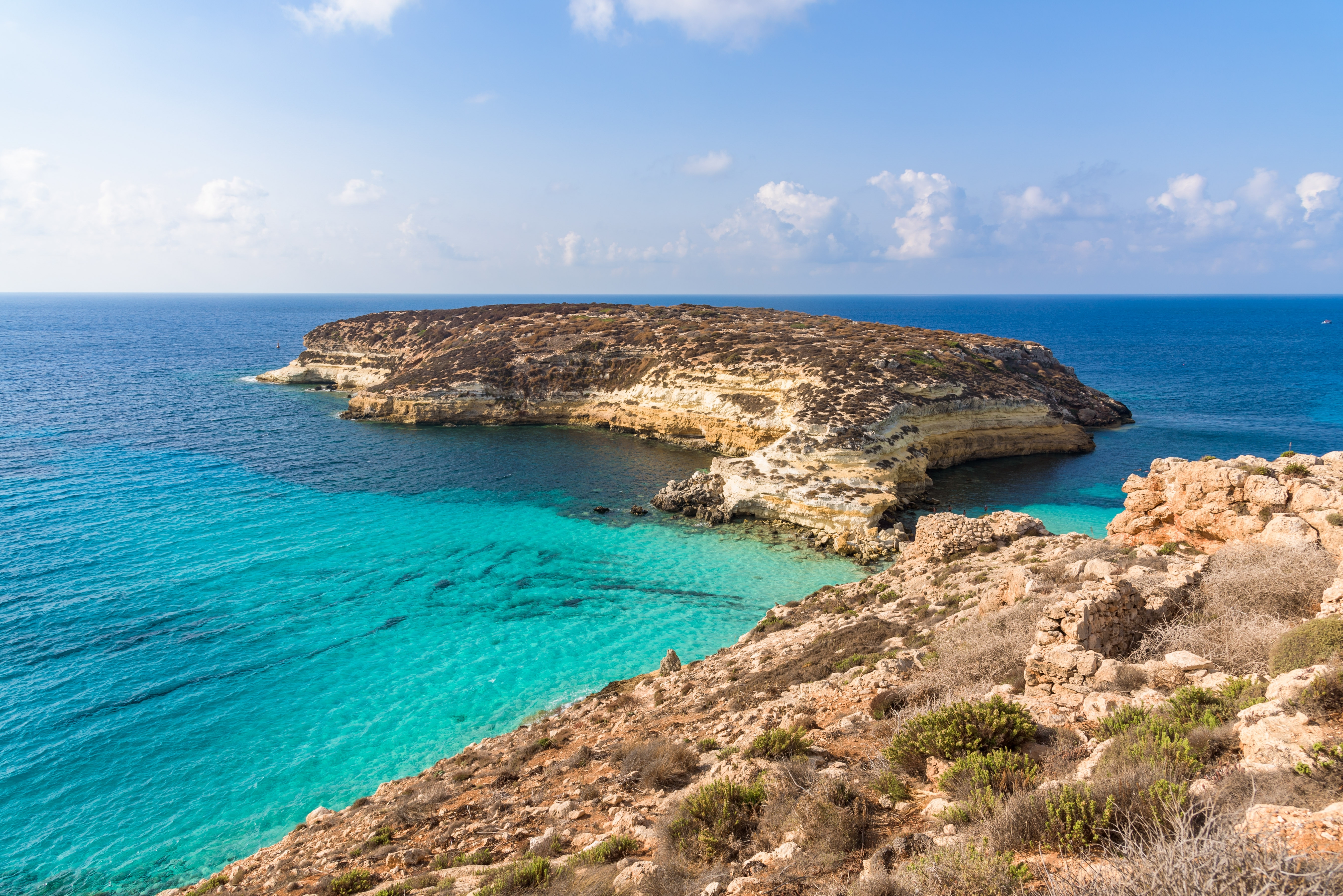 Alla scoperta di Lampedusa: Spiaggia dei Conigli, mare cristallino e viaggi su misura